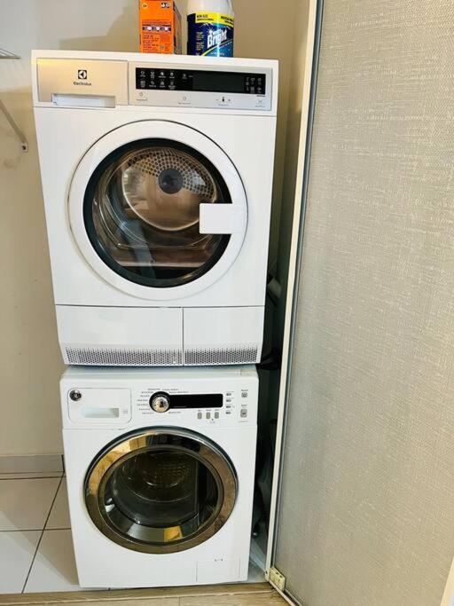 טורונטו Deluxe Suite מראה חיצוני תמונה